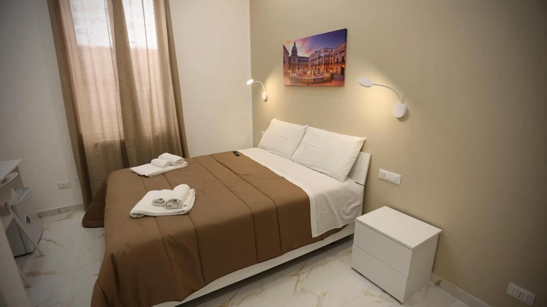 Front Palermo House Hotel Italy